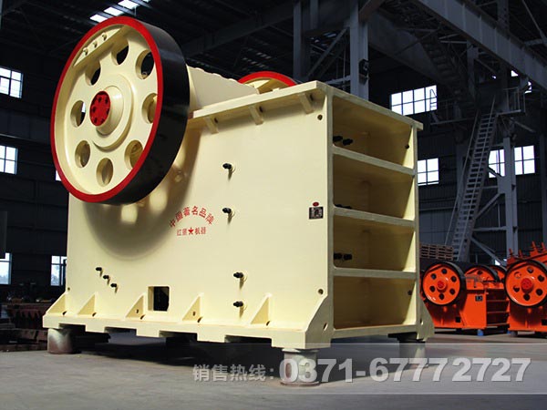 鈉長石顎式破碎機廠家哪里好？