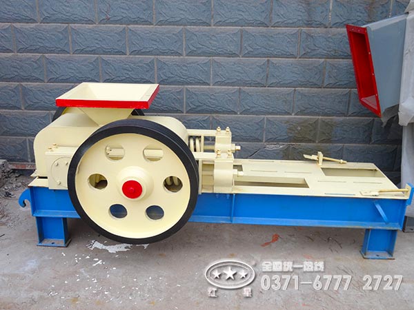 小型對(duì)輥機(jī)多少錢(qián)一臺(tái)