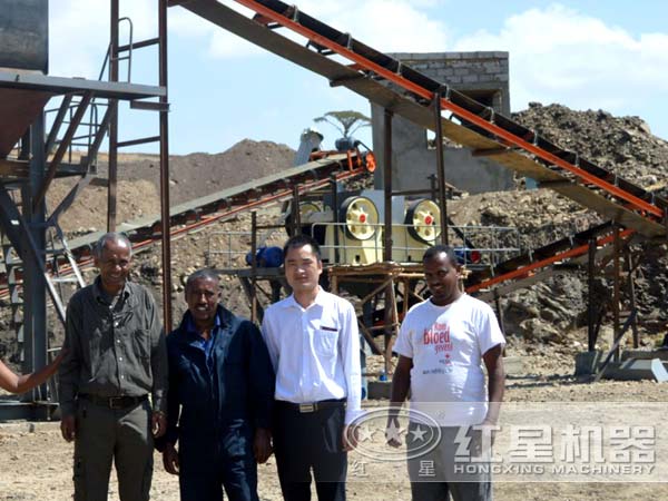 礦石顎式破碎機投產(chǎn)現(xiàn)場示意圖