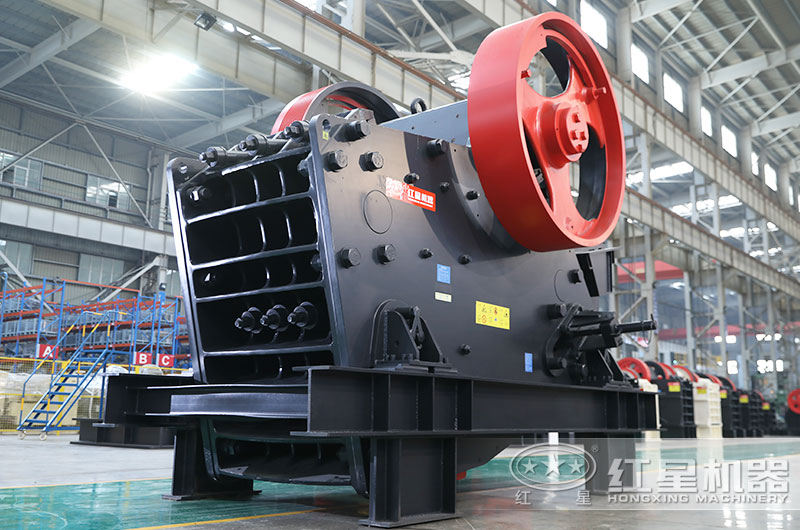 大型破碎石頭的機(jī)器叫什么？有哪些？附圖片