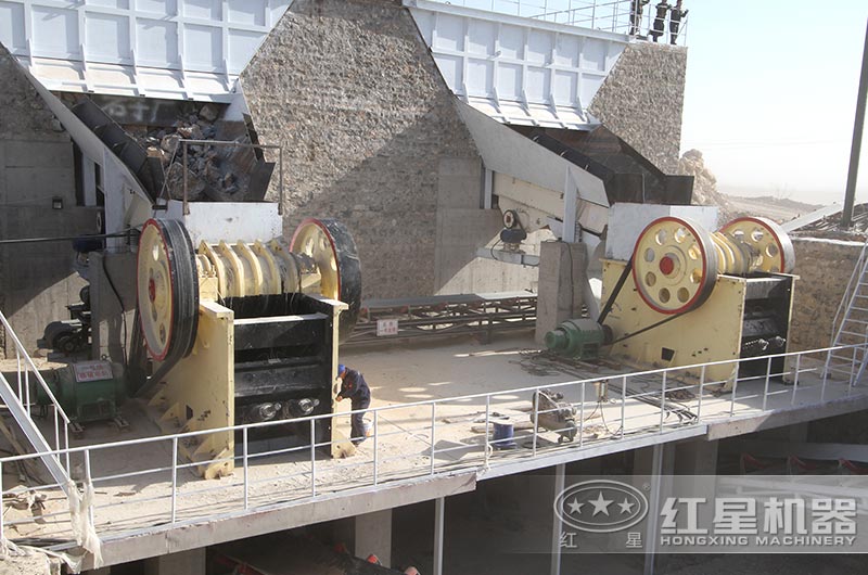 河北客戶日產(chǎn)3萬(wàn)噸破碎生產(chǎn)線