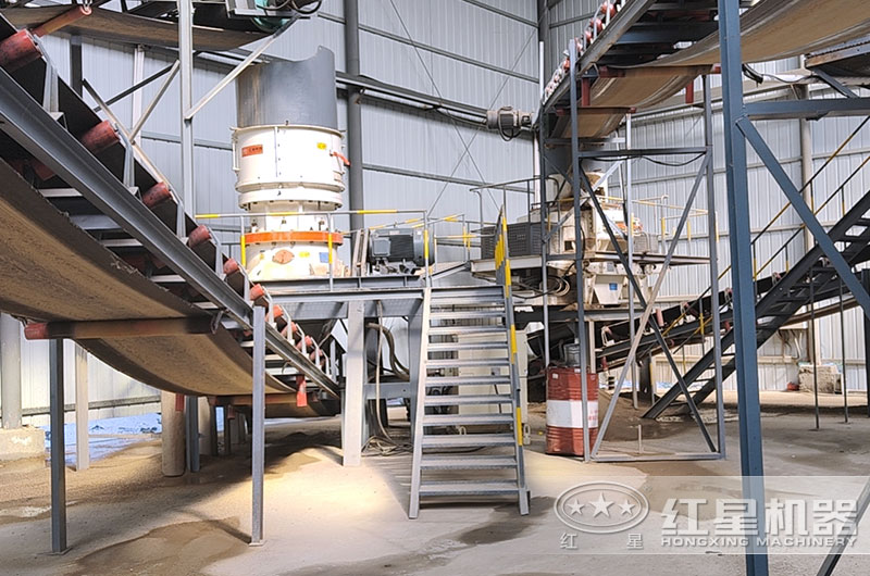 花崗巖碎石機(jī)工作現(xiàn)場(chǎng)實(shí)拍圖 花崗巖碎石機(jī)工作現(xiàn)場(chǎng)實(shí)拍圖