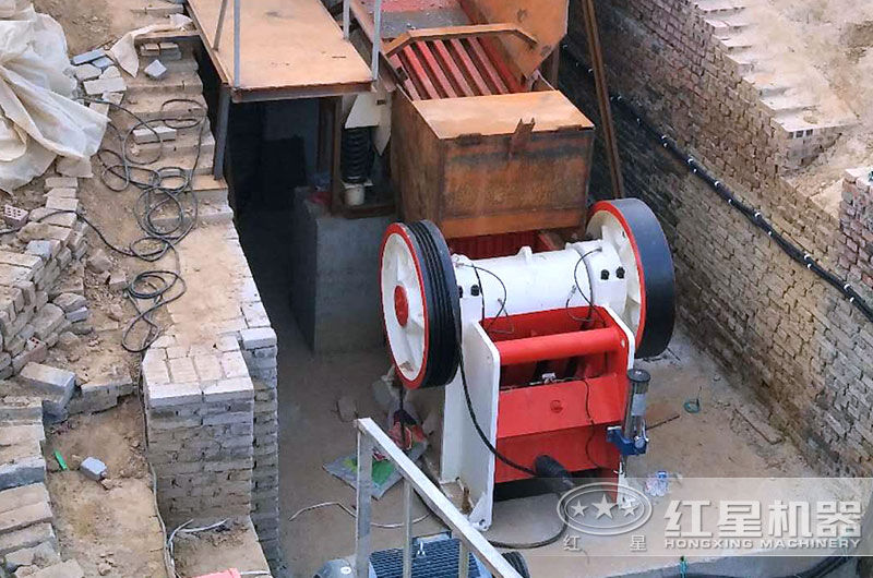 鋼渣破碎現(xiàn)場(chǎng)圖片