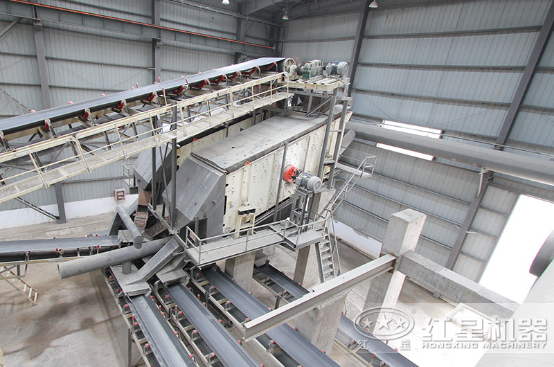 振動篩和輸送機工作現(xiàn)場圖片 振動篩和輸送機工作現(xiàn)場圖片