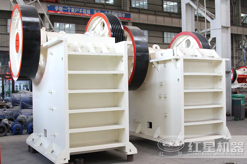 鄂式破碎機(jī)圖片 鄂式破碎機(jī)圖片