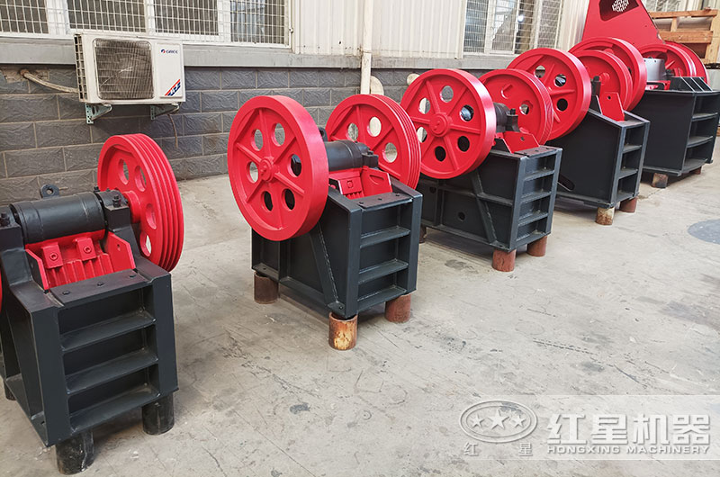 顎式破碎機(jī)圖片 顎式破碎機(jī)圖片