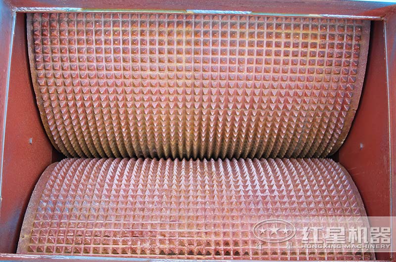 雙輥式破碎機(jī)輥子圖片 雙輥式破碎機(jī)輥子圖片