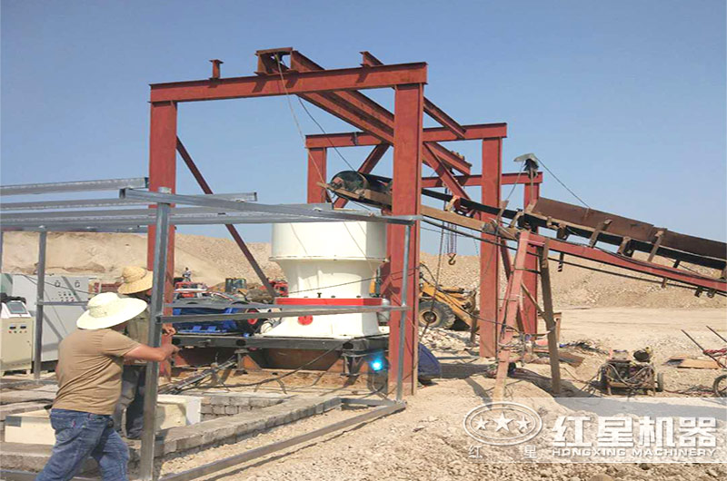 單缸液壓圓錐破碎機(jī)的液壓可自動調(diào)整嗎？其結(jié)構(gòu)特點(diǎn)及優(yōu)勢有哪些？