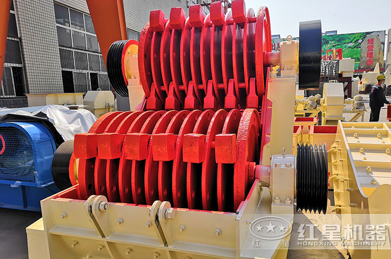 雙級破碎機(jī)內(nèi)部結(jié)構(gòu) 雙級破碎機(jī)內(nèi)部結(jié)構(gòu)