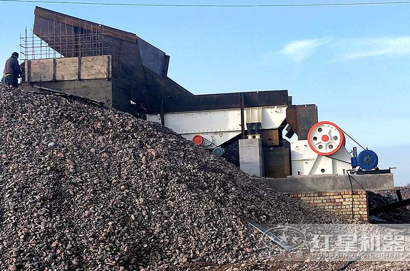 鄂式碎煤機作業(yè)現(xiàn)場圖片 鄂式碎煤機作業(yè)現(xiàn)場圖片