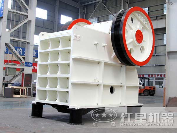 鄂式破碎機(jī)用于石灰石粗碎效果顯著