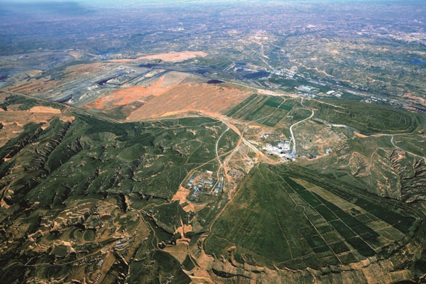 推動綠色礦山建設(shè)，紅星破碎機(jī)廠家鼎力相助