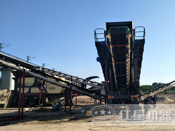 時(shí)產(chǎn)450噸石料移動(dòng)磕石機(jī)多少錢？求品牌介紹