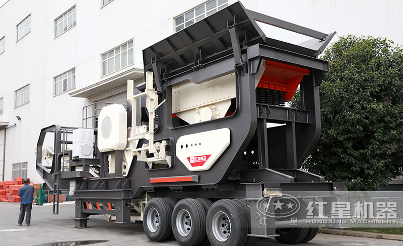 采石場移動(dòng)破碎設(shè)備全套多少錢？這樣配置更經(jīng)濟(jì)
