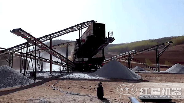 柴油小型流動(dòng)石子破碎機(jī)價(jià)格多少錢？產(chǎn)量是多少？