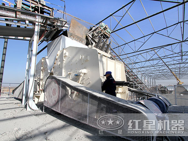 紅星技術(shù)經(jīng)理為用戶進行現(xiàn)場指導