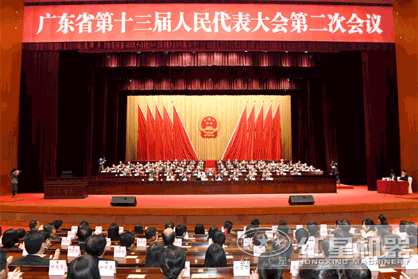 大型流動(dòng)粉碎石頭一體機(jī)多少錢一臺？