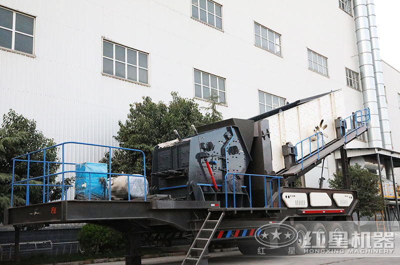 如何快速把石頭打碎，這款移動(dòng)石頭碎石機(jī)可以幫您實(shí)現(xiàn)