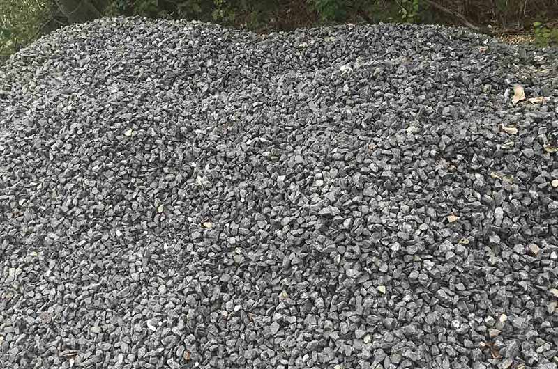 鋪路、修路用的瓜子石破碎機(jī)多少錢(qián)一套