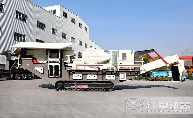 大型采石場用以柴油為動(dòng)力的履帶破碎機(jī)更高產(chǎn)、環(huán)保