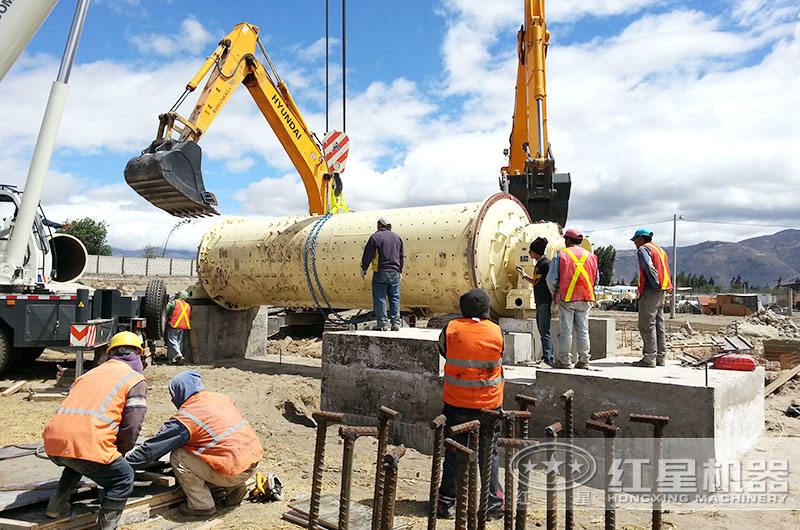 1.2米x2.4米脫硫球磨機(jī)作業(yè)客戶(hù)現(xiàn)場(chǎng)