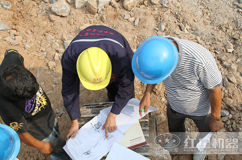 紅星技術(shù)人員現(xiàn)場(chǎng)指導(dǎo)客戶安裝