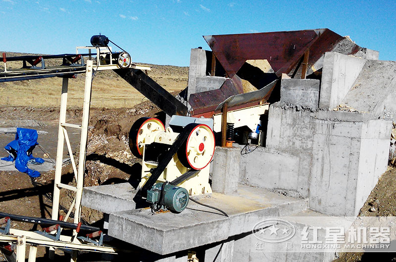 紅星46破碎機(jī)作業(yè)客戶(hù)現(xiàn)場(chǎng)