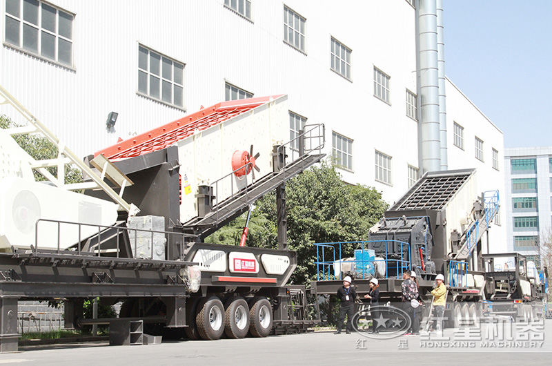 山西運(yùn)城用戶來廠參觀考察流動打石子機(jī)設(shè)備