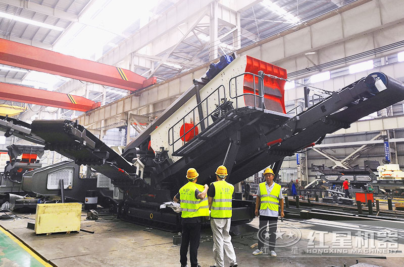 移動青石打石機(jī)生產(chǎn)車間