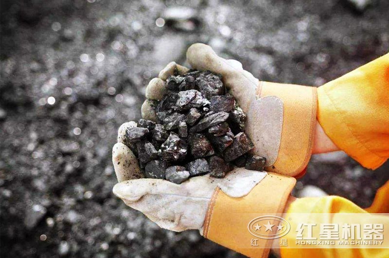 破碎鐵礦石選用哪種破碎機好？（時產(chǎn)要求在100-300噸 ）