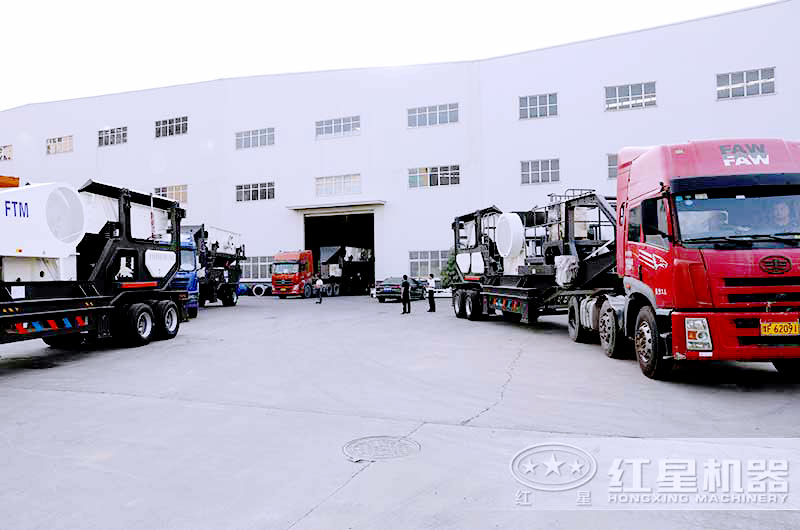 移動制造石子機、沙子機陸續(xù)發(fā)貨