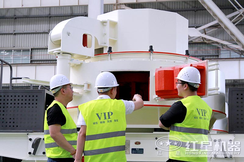 陜西咸陽(yáng)用戶(hù)來(lái)廠(chǎng)考察選購(gòu)石頭磨沙機(jī)設(shè)備