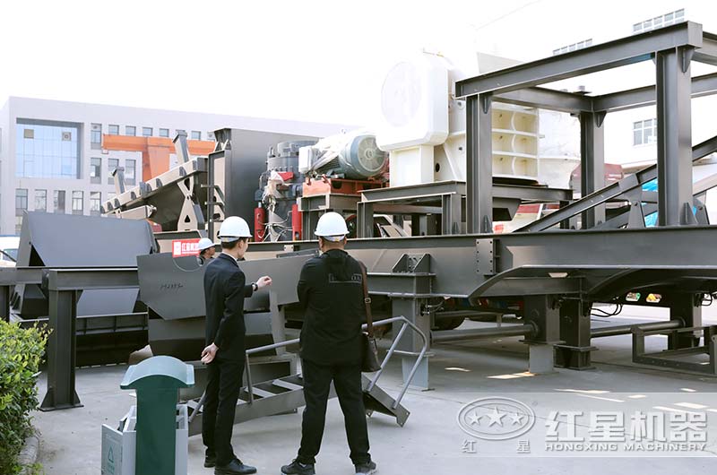 寧夏銀川用戶(hù)來(lái)廠考察選購(gòu)碎石機(jī)